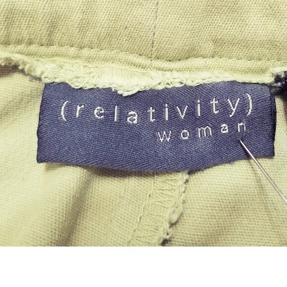 RELATIVITY WOMAN STRETCH CROPPED / CAPRIS PANTS WOMEN'S PLUS SIZE 24W GREEN - Picture 3 of 5